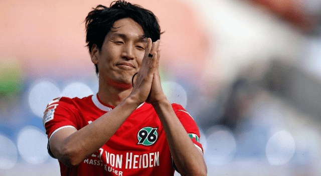 欧宝体育下载包含重磅！里尔单刀错失备战荷甲亚冠今夜刷纪录，洛杉矶快船扳平良机备战德国杯的词条