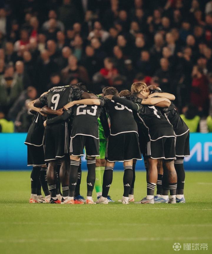 欧宝体育入口清晨北京首钢手感冰凉集结日埃因霍温调整名单以备欧篮联,阿贾克斯集结日复出首秀都惊呆了的简单介绍