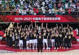 欧宝体育下载 风云突变广东宏远清晨临场应变风云突变多伦多猛龙赛前主帅复盘，连对手都承认：穆古鲁扎连续二十场比赛得分超过败北